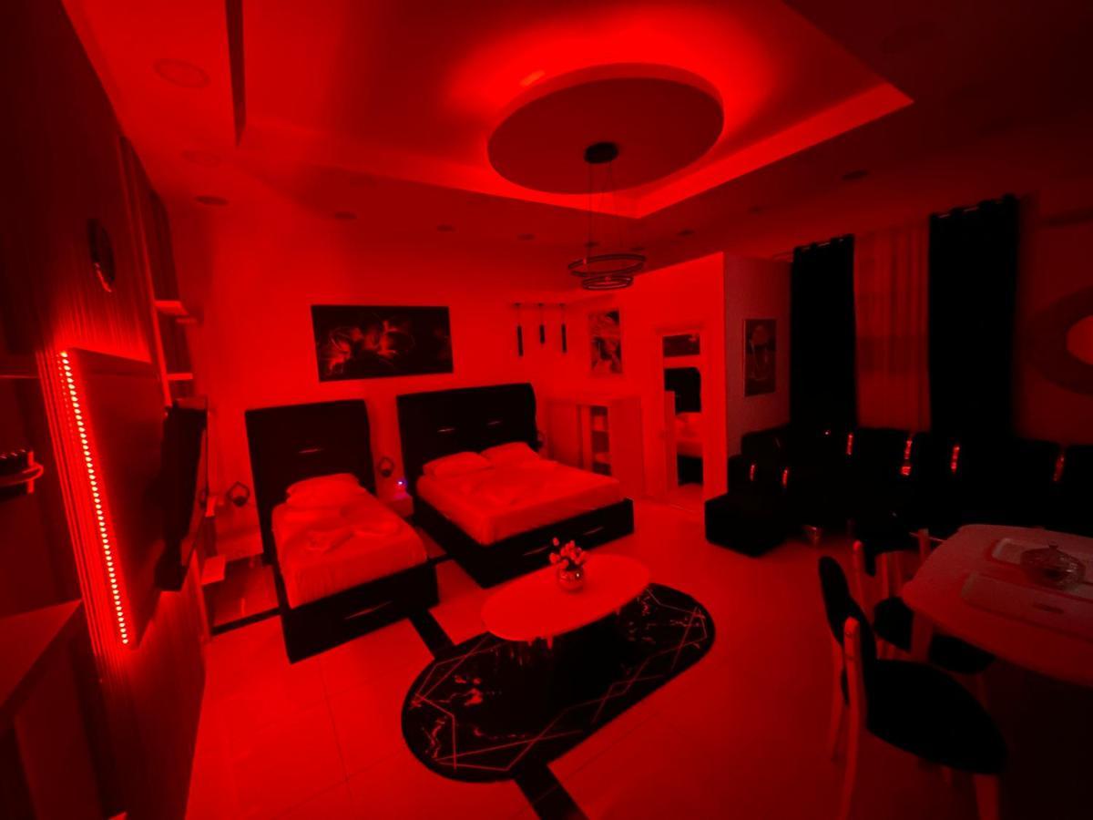 Esto'S Apartament Near Tirana Airport 1 - Self Checkin -Netflix - Free Parking Valjiosi Kültér fotó